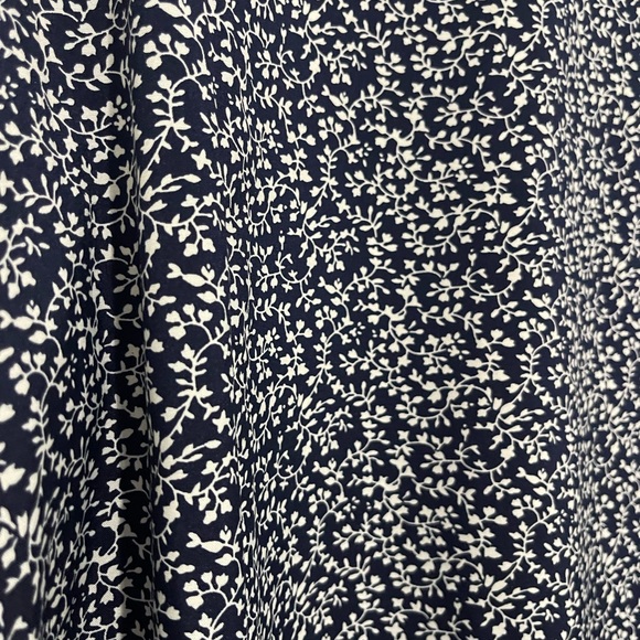 Blue and white floral blouse 2XL - Picture 8 of 8